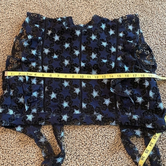 Willow and Clay “Lace” Star ⭐️ Wrap Shirt Size Medium in Like New Condition - Picture 10 of 10